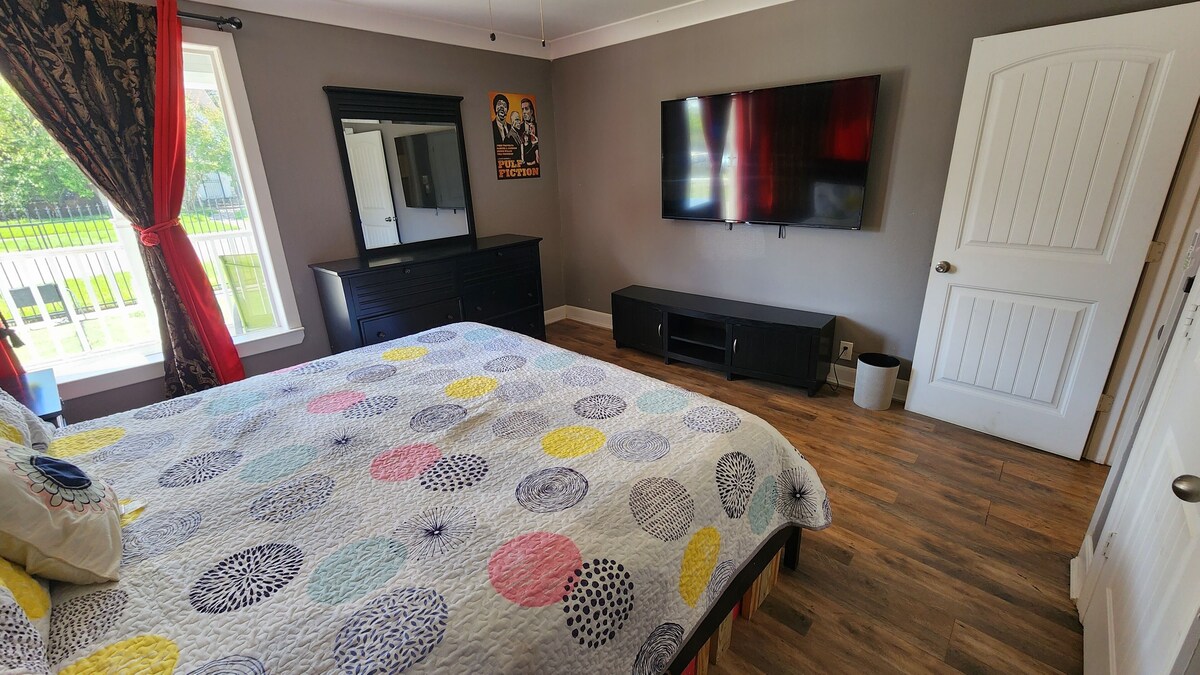 Photo 10 of Spacious 6-bedroom house in brilliant Houston with WiFi, AC