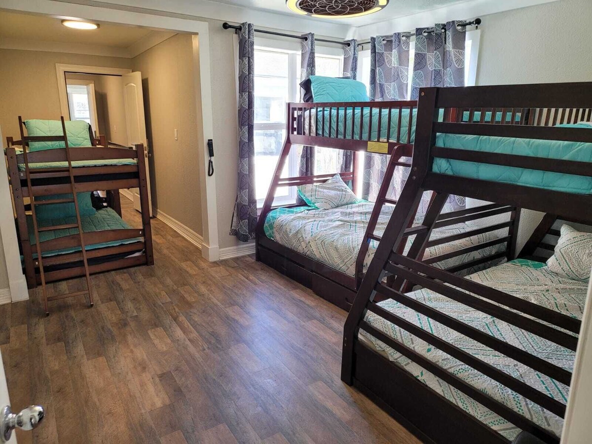 Photo 65 of Spacious 6-bedroom house in brilliant Houston with WiFi, AC