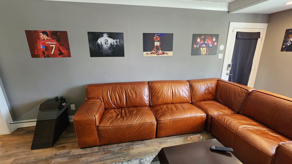 Photo 2 of Spacious 6-bedroom house in brilliant Houston with WiFi, AC