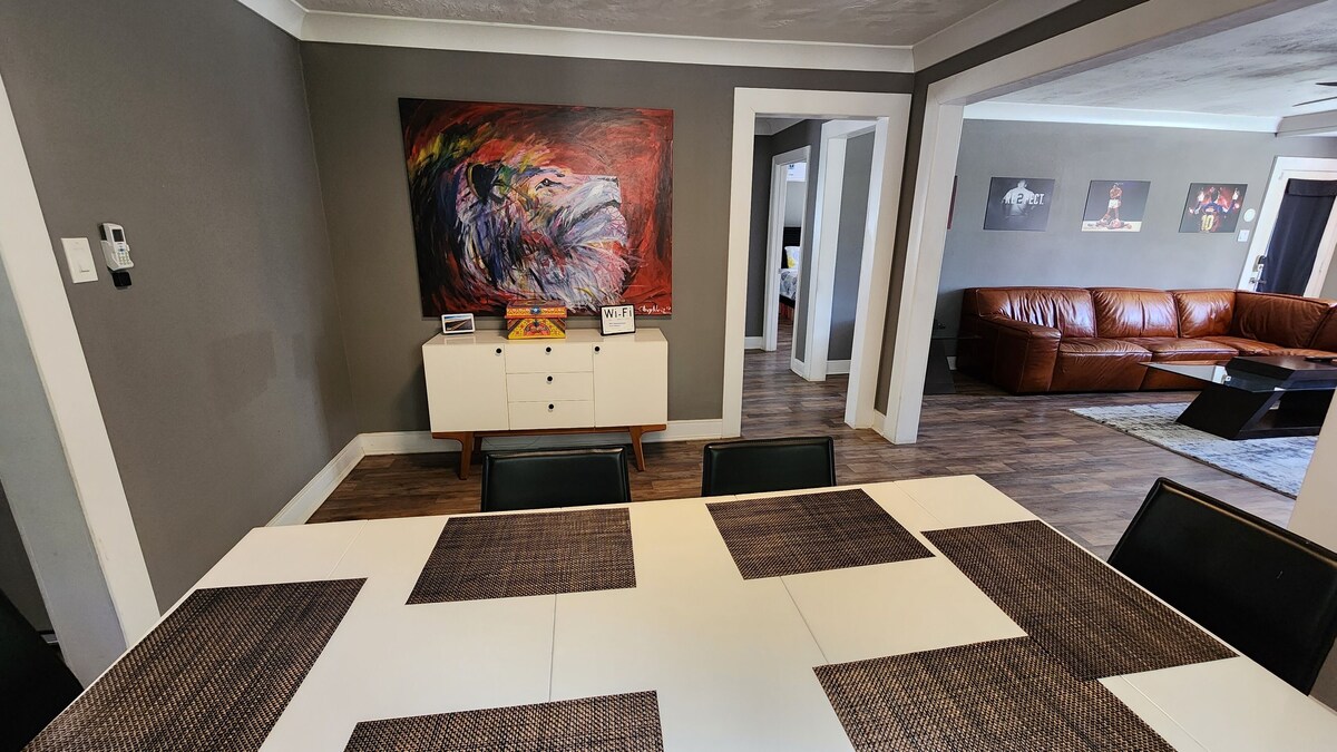 Photo 32 of Spacious 6-bedroom house in brilliant Houston with WiFi, AC