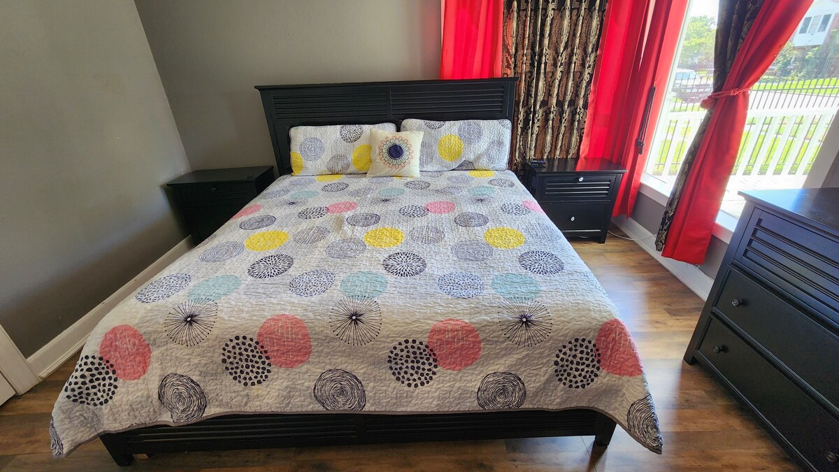Photo 9 of Spacious 6-bedroom house in brilliant Houston with WiFi, AC