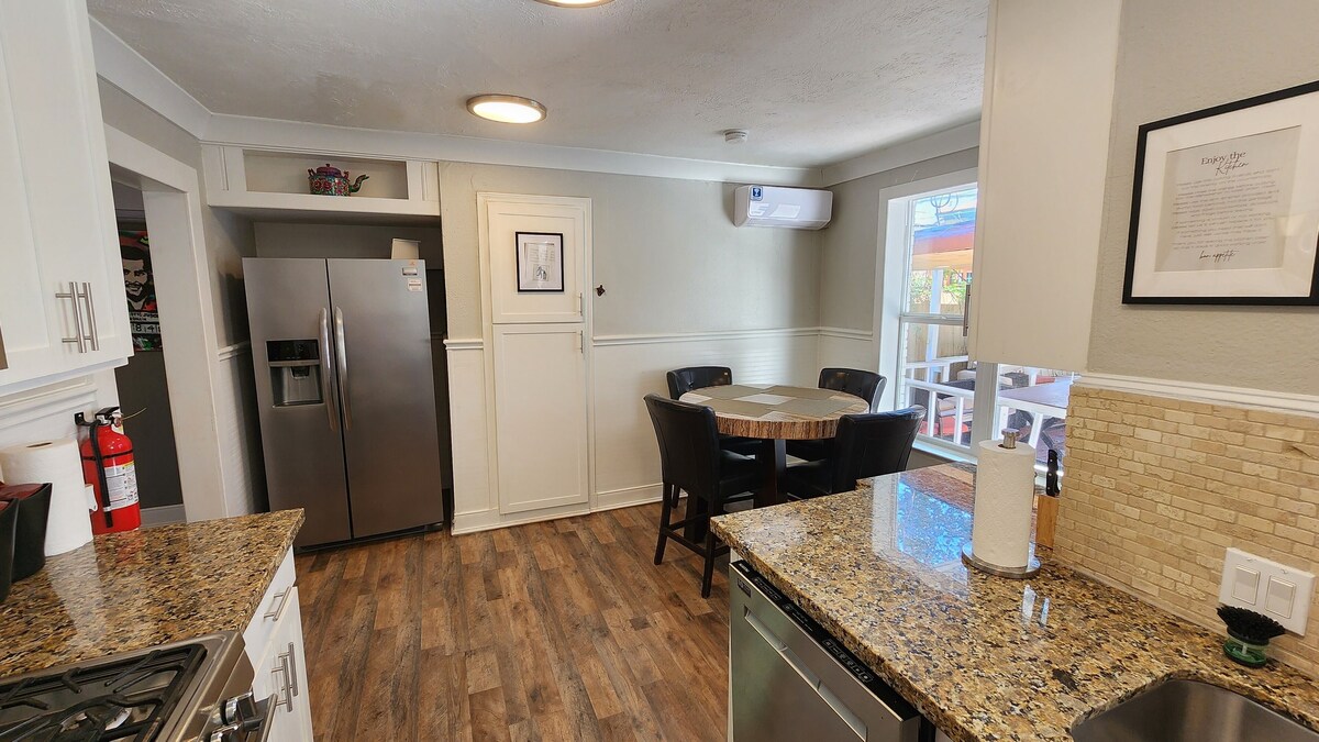 Photo 37 of Spacious 6-bedroom house in brilliant Houston with WiFi, AC
