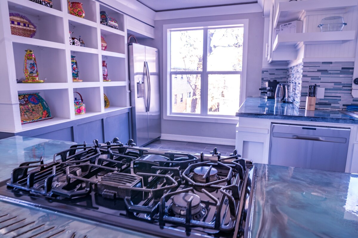 Photo 53 of Spacious 6-bedroom house in brilliant Houston with WiFi, AC