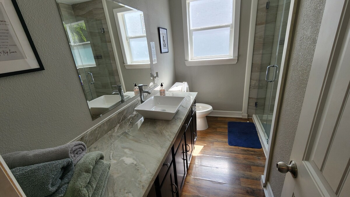 Photo 12 of Spacious 6-bedroom house in brilliant Houston with WiFi, AC