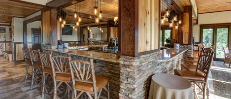 Bar (in der Unterkunft)