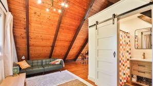 Smart TV, fireplace - Mountain View Ski Minutes to Windham & Hunter (Windham)
