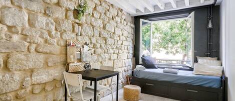 1 bedroom, WiFi, bed sheets