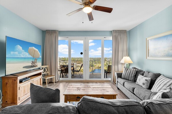 TV - Spacious condo w/ pools, bowling & resort dining (Panama City Beach)