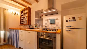 Classic Apartment | Private kitchen | Espresso maker, electric kettle