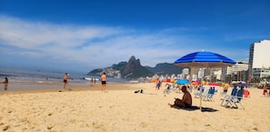 ビーチの近く、ビーチタオル