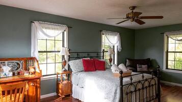 3 chambres, bureau, fer et planche Ă repasser, lit parapluie