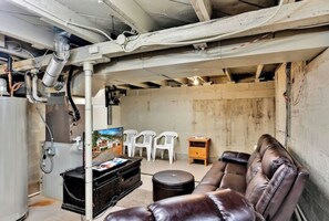 Smart TV, fireplace, video games