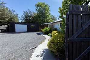 Property grounds - Spaxton Cottage - Methven (Methven)