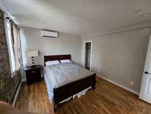2 habitaciones, escritorio, tabla de planchar con plancha y wifi 