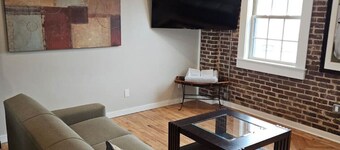Modern 2BR in Great Location (202)