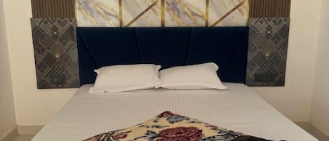 Quarto casal luxo | Wi-Fi de cortesia