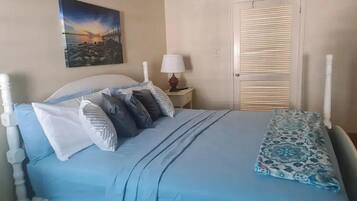 1 bedroom, in-room safe, iron/ironing board, free WiFi