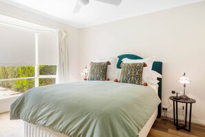 3 dormitorios, tabla de planchar con plancha, wifi gratis y ropa de cama