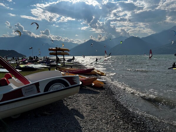 Beach - "Casa Roxy" Idyllic lake Como modern apt, lake view, pool, elevator, AC, parking (Colico)