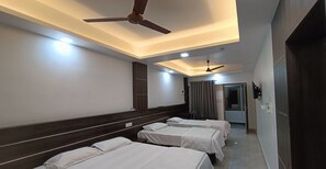 1 bedroom, desk, iron/ironing board, WiFi - Family  Studio in Kochi (Ernakulam)