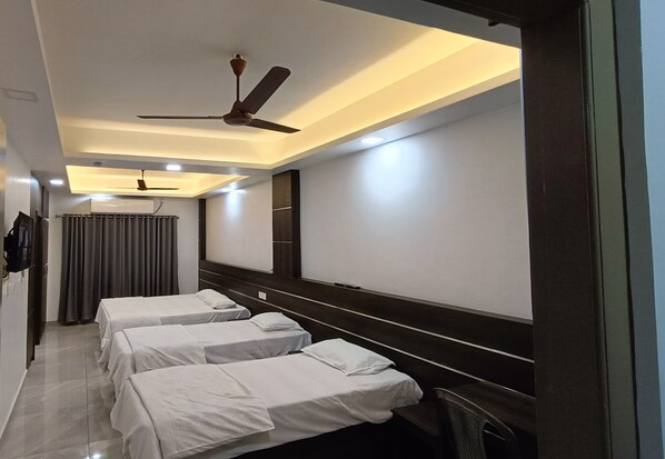 1 bedroom, desk, iron/ironing board, WiFi - Family  Studio in Kochi (Ernakulam)