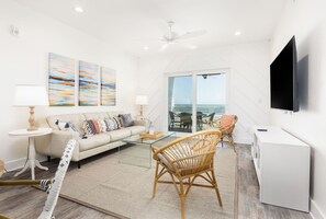 TV - Royal Reef Suites - 4 Bedrooms Oceanfront (Folly Beach)