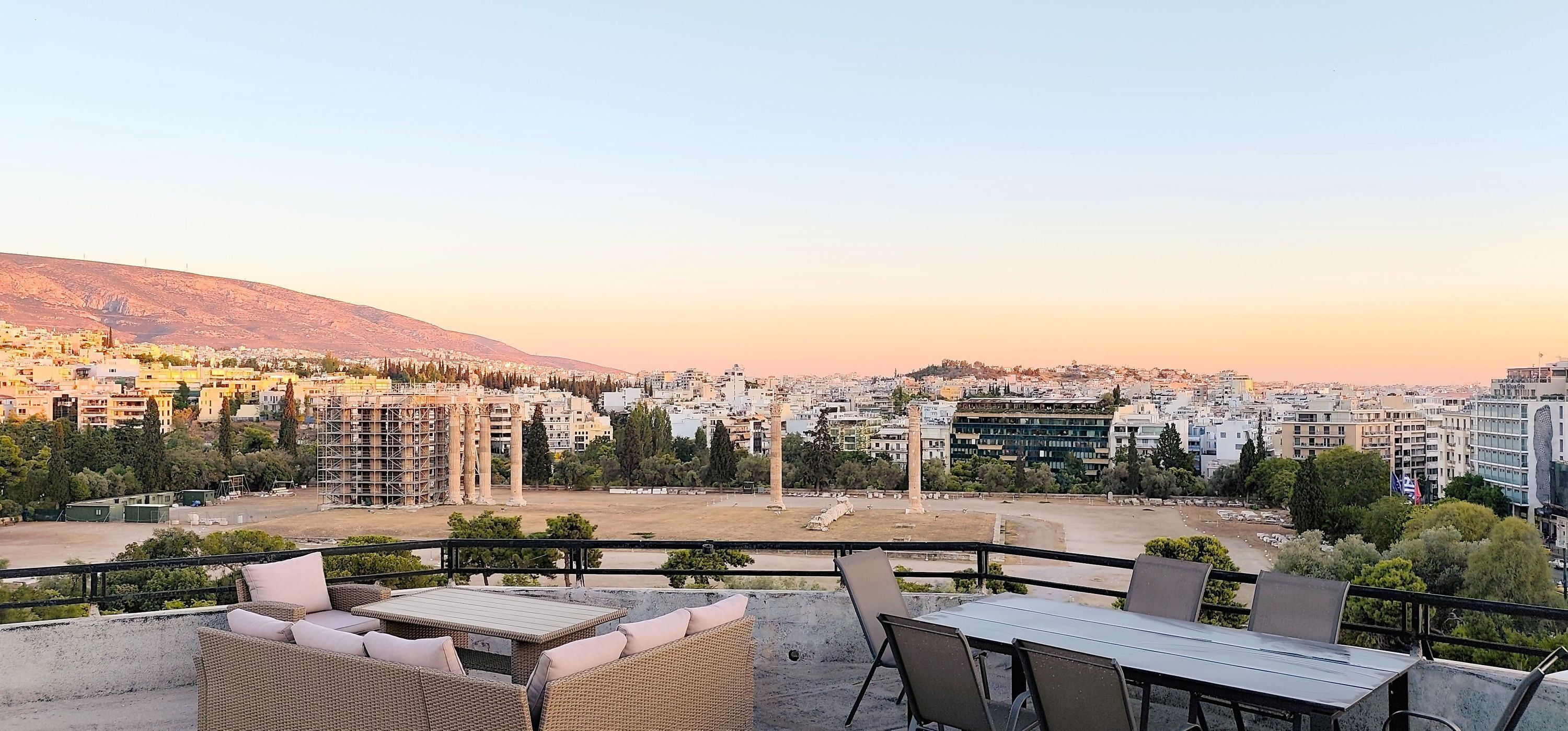 تناول الطعام بالخارج