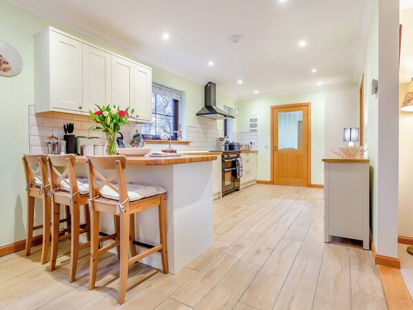 Dishwasher, highchair