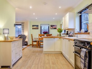 Dishwasher, highchair - Bunchrew Farm Cottage (Inverness)