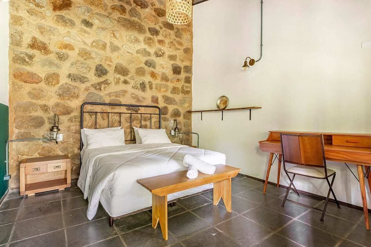 Quarto casal ou duplo standard, vista para o jardim | Wi-Fi de cortesia, roupa de cama