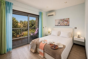4 bedrooms, WiFi, bed sheets