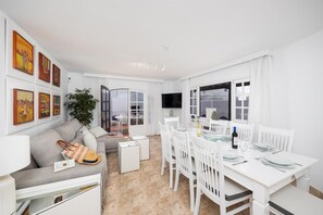 TV - Villa Dulce - Four Bedroom Villa, Sleeps 8 (Tias)