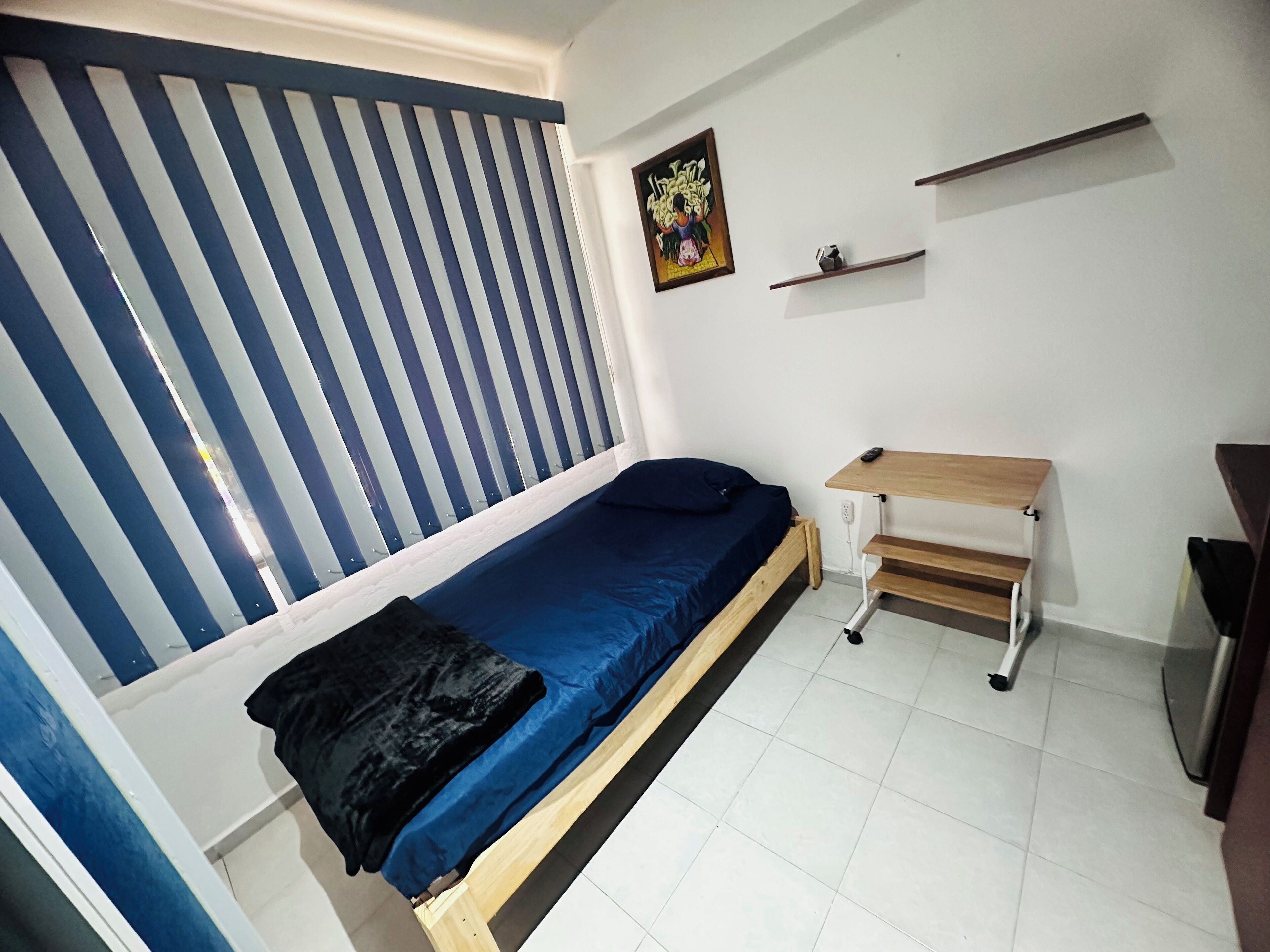 1 soverom, skrivebord, strykejern/-brett og wi-fi