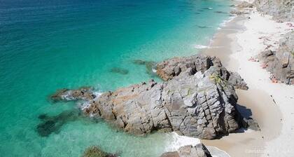 Chalets de Kerescar: view of the Iroise Sea, beaches 150 m away