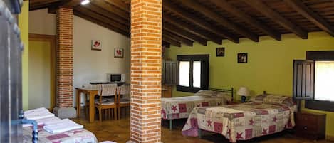 1 chambre, fer et planche Ă repasser, draps fournis
