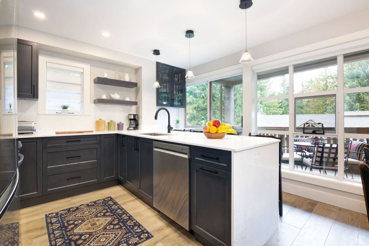 冰箱、微波炉、烤箱、炉灶