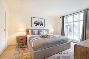 1 habitación, escritorio, tabla de planchar con plancha y wifi gratis 