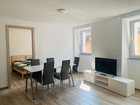 Dining - 2Curio Court House Charming Lodge (Curio)