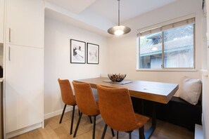 Dining - 3BR Village Townhouse w/ Pvt Hot Tub & Parking (Whistler)