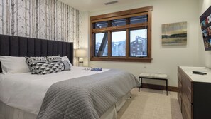 4 chambres, fer et planche à repasser, Wi-Fi gratuit, draps fournis