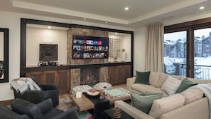TV, fireplace