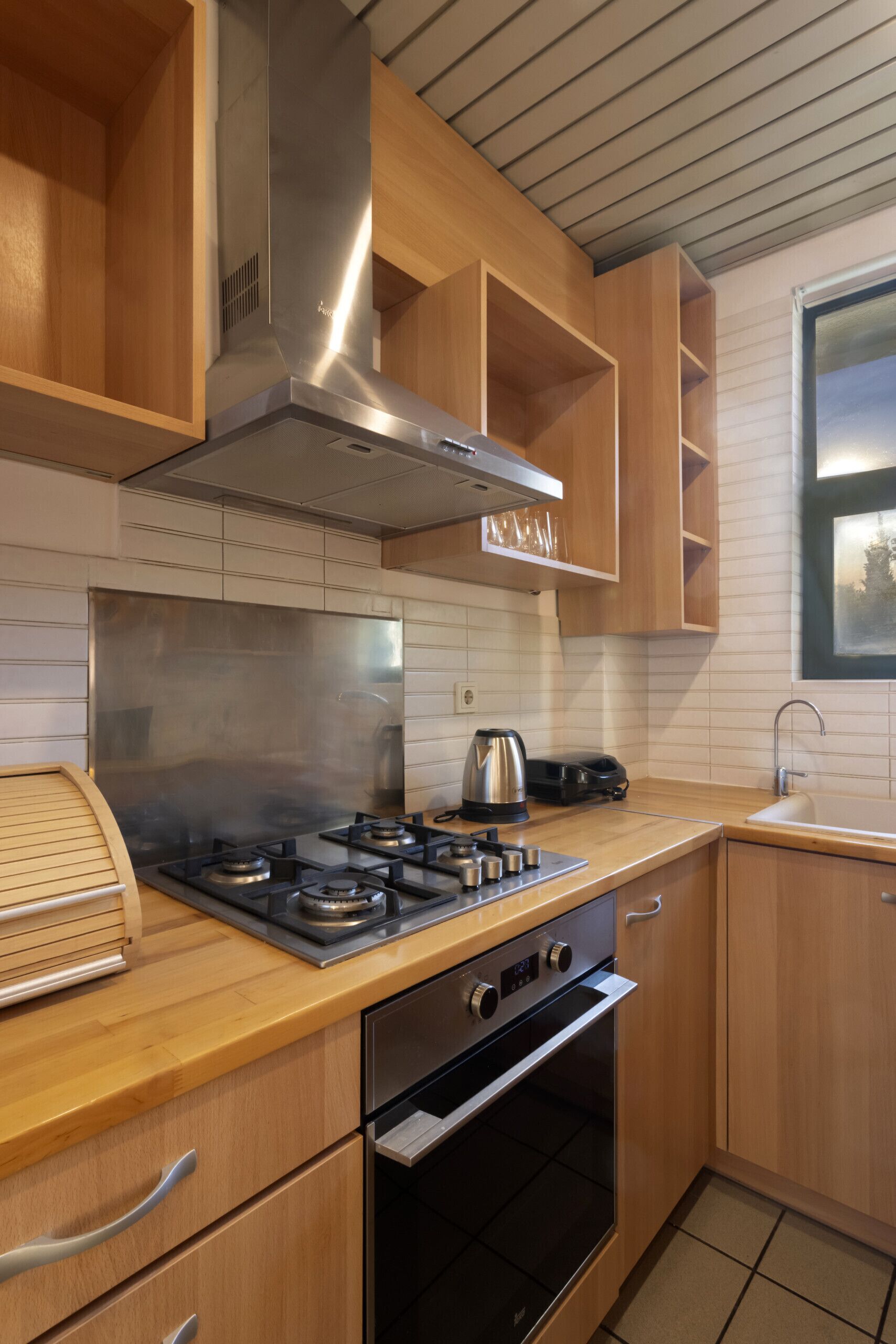 Réfrigérateur, micro-ondes, four, lave-vaisselle