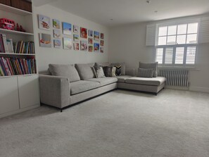 Smart TV - 4 Bed Modern House next to Hyde Park (London)