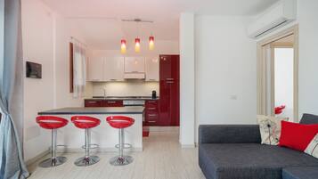 Apartamento | Cozinha privada | Máquina de café expresso, chaleira elétrica