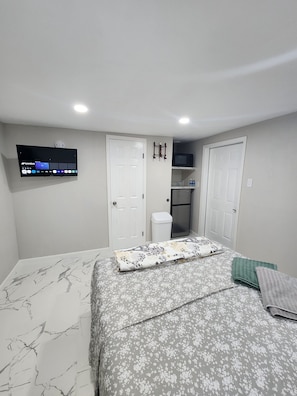 1 bedroom, iron/ironing board, WiFi