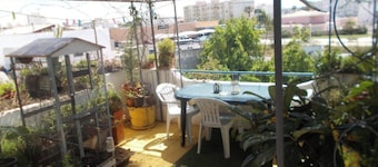 ztiR 2Bed Room with Balcony