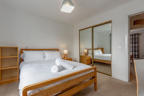 2 Schlafzimmer, Bügeleisen/Bügelbrett, kostenloses WLAN, Bettwäsche