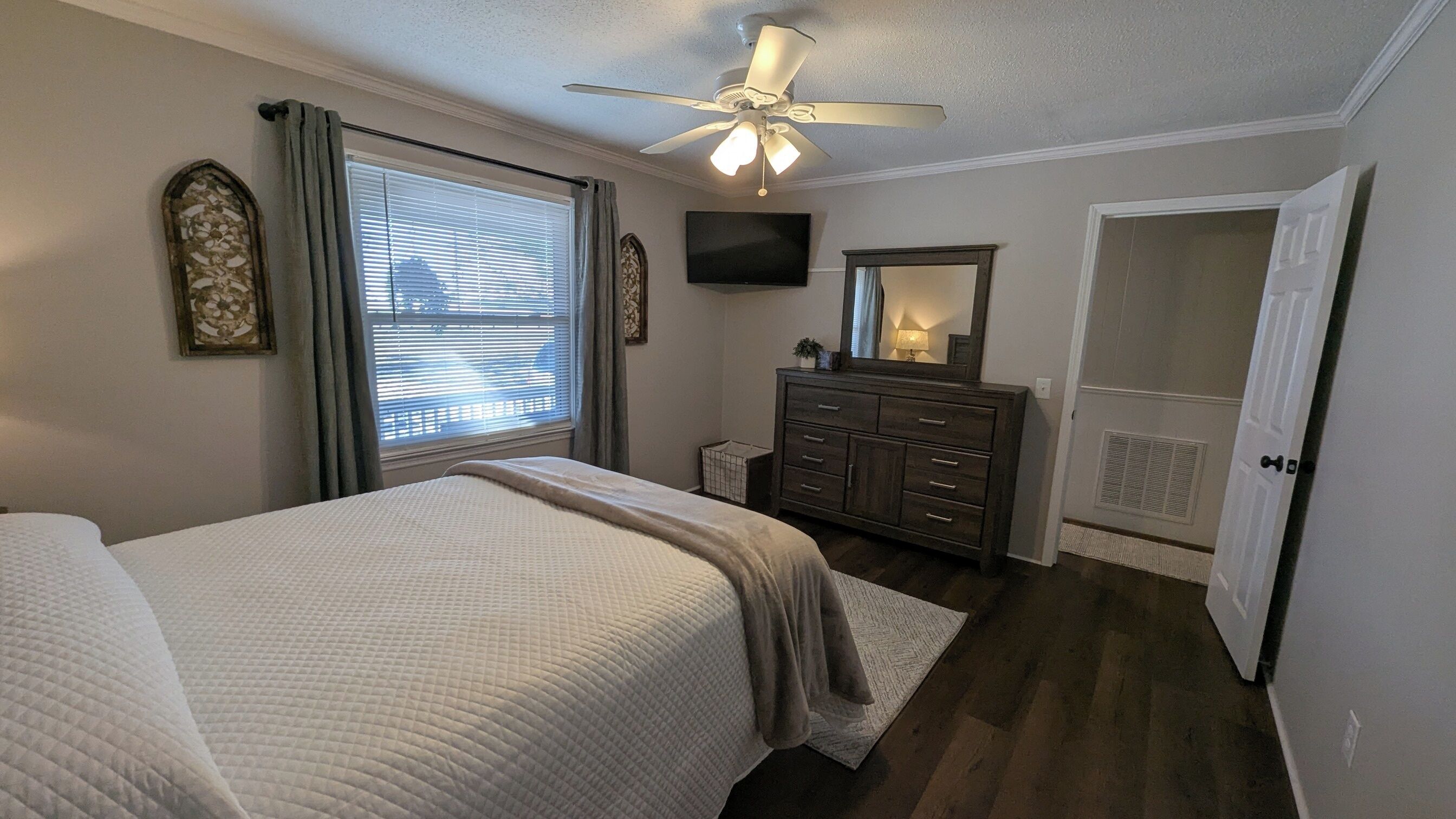 3 bedrooms, free WiFi, bed sheets