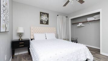 Desk, iron/ironing board, WiFi, bed sheets