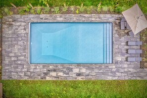 Outdoor pool, a heated pool - Cozy 4-bedroom Mountain Home with Pool & Hot Tub in Enchanting Elka Park (Elka Park)